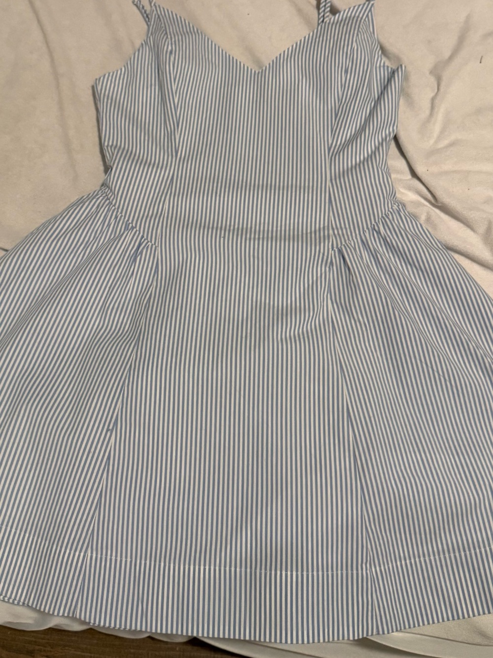 Aritzia Wilfred white/blue vertical striped dress in a size 0